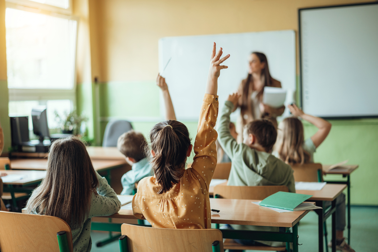 Colegio de Funes abre amplia convocatoria para docentes 